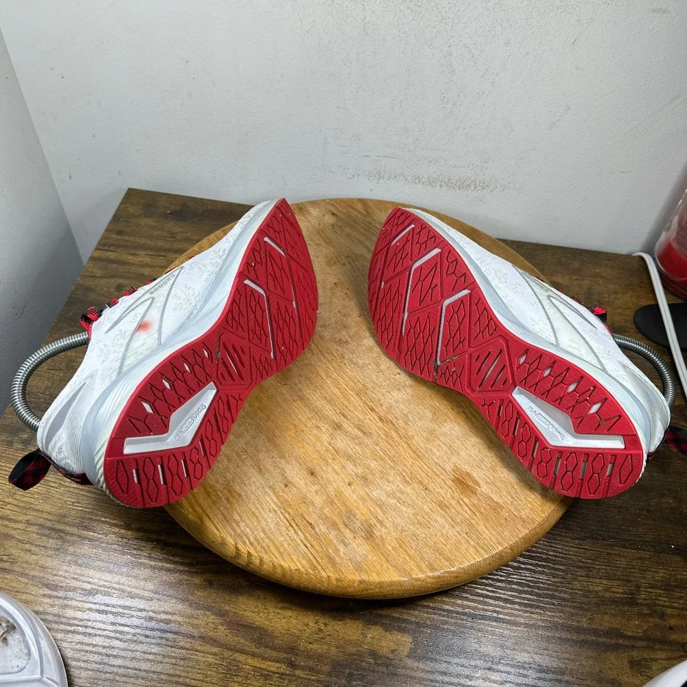 Brooks has red